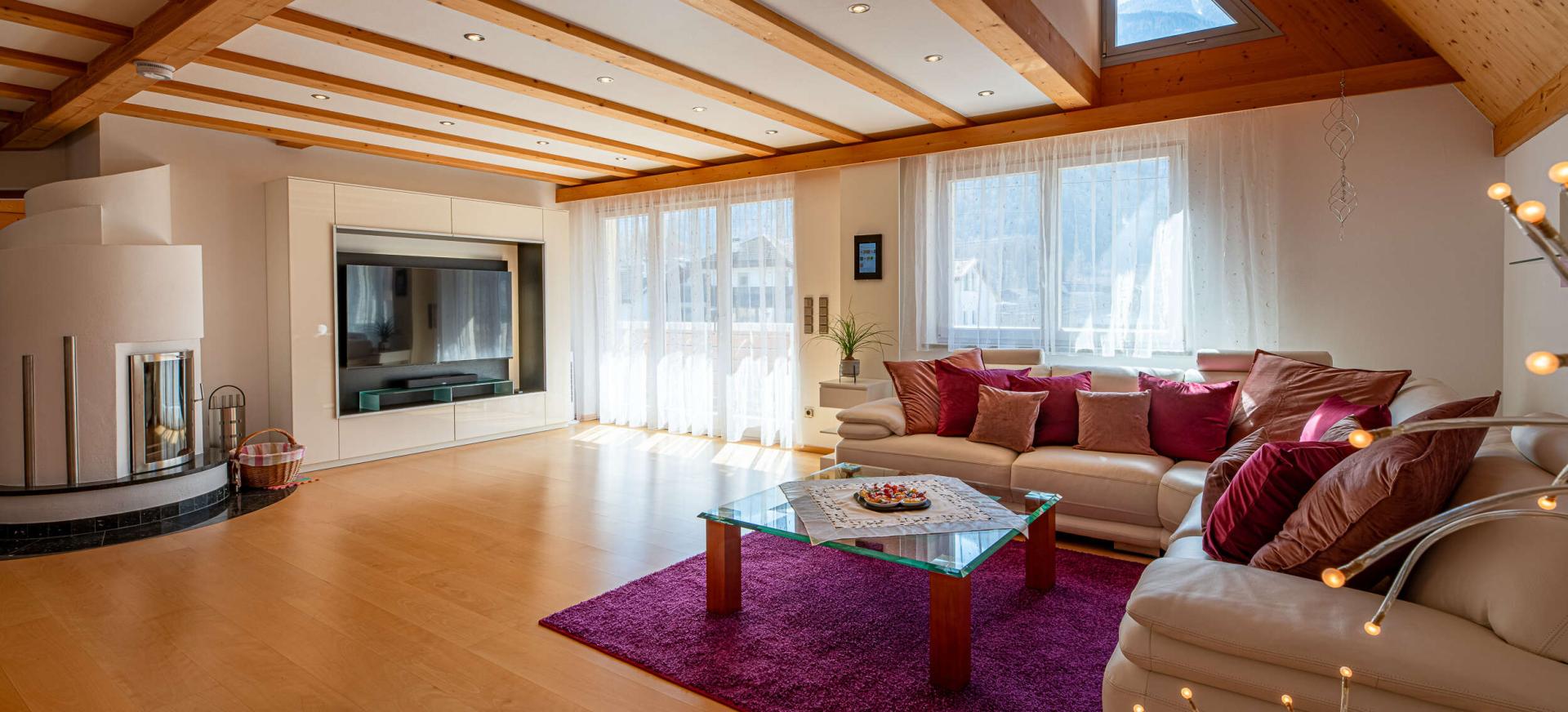 Penthouse Wohnzimmer Fernseher
